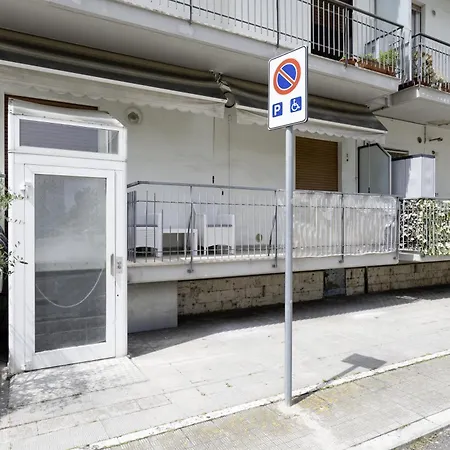 Apartman Charleston Apartment, A Pochi Passi Dal Mare A856